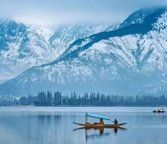 Pulwama shivers at -5.5°C as cold wave intensifies across Valley